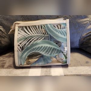 Spartina Retreat Clear Wristlet Cabana Leaf.  Size 7" x 3" x 7.5"